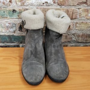 Burberry gray shearling boots